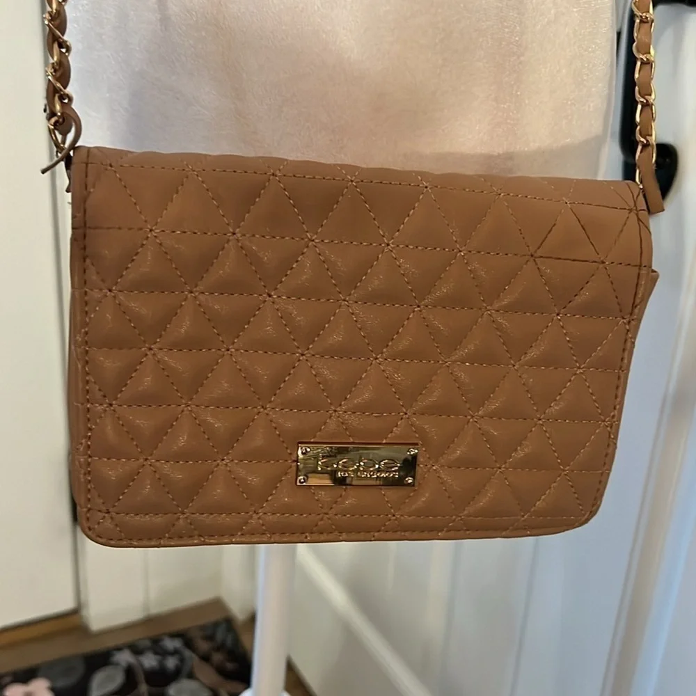 BEBE Los Angeles Women's Chain Crossbody Beige/Pink small Bag